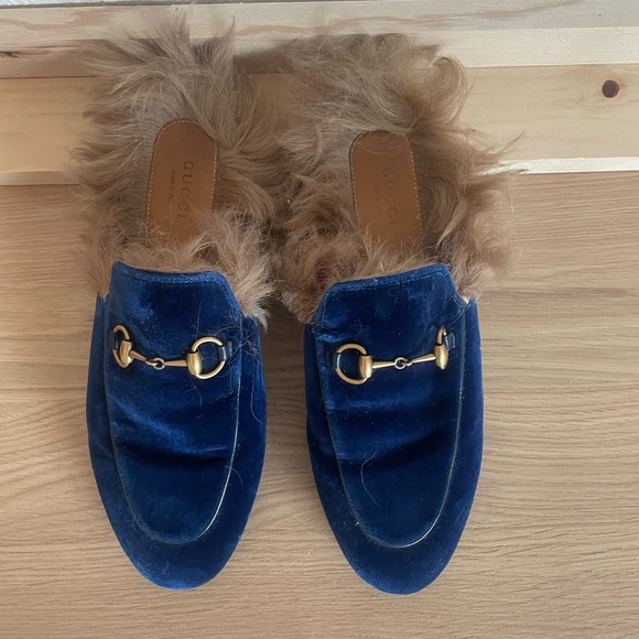 GUCCI
Horsebit Accent Velvet Mules in blue - Picture 1 of 4